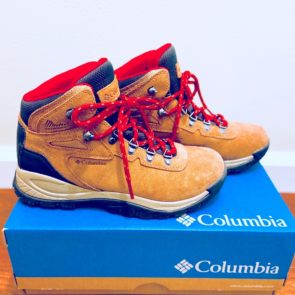 Women’s Newton Ridge Hiking Boots